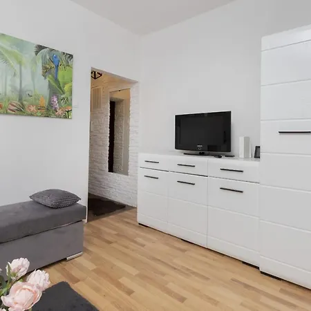 Апартаменты Batorego Downtown By Renters